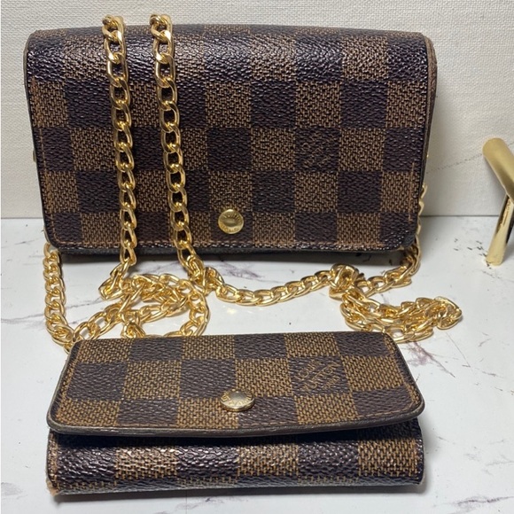 Louis Vuitton Handbags - Authentic Louis Vuitton Damier Wallet & Key Case